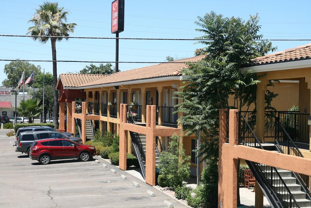 Econo Lodge Inn & Suites Lodi - Wine Country Area Exteriör bild