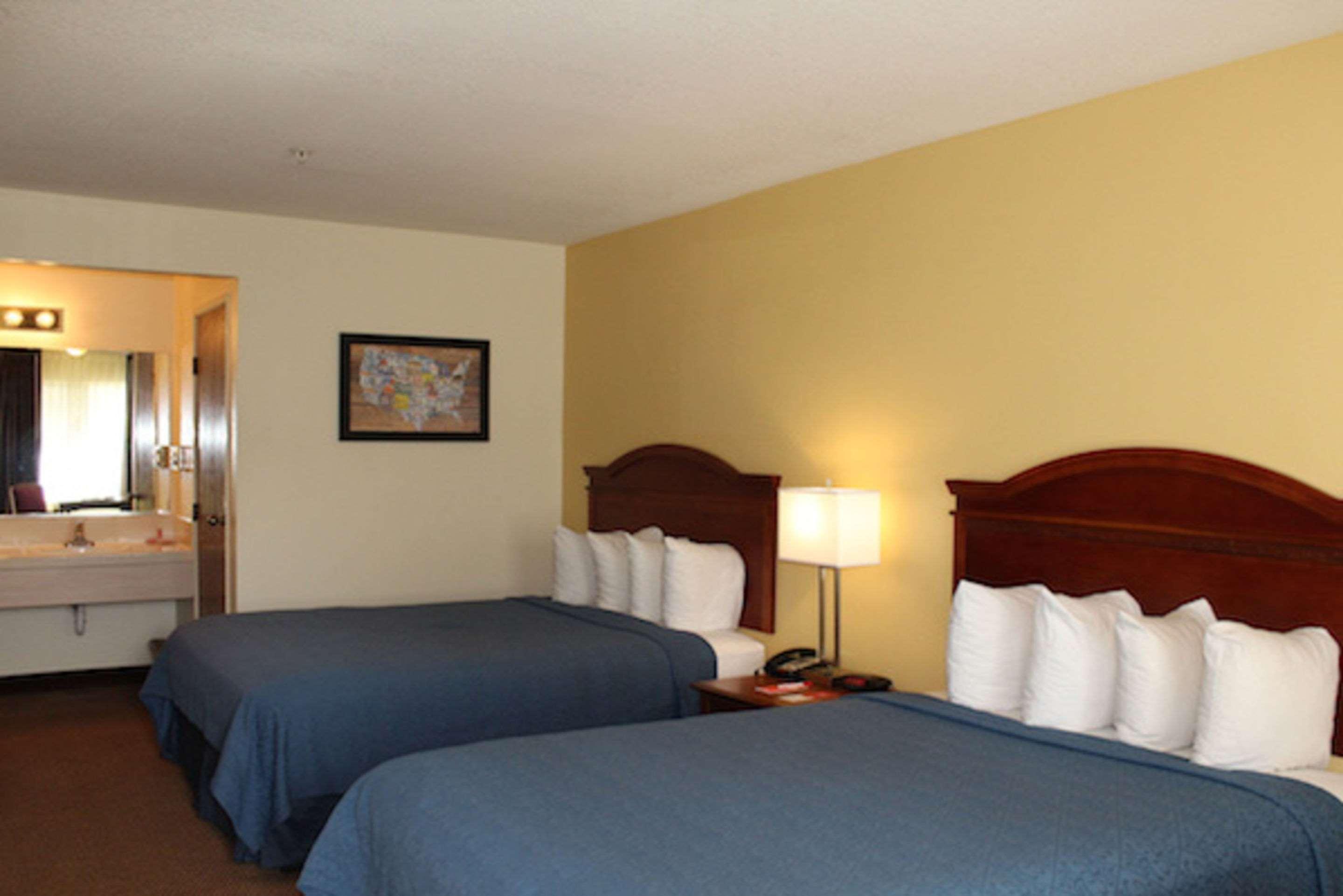 Econo Lodge Inn & Suites Lodi - Wine Country Area Exteriör bild