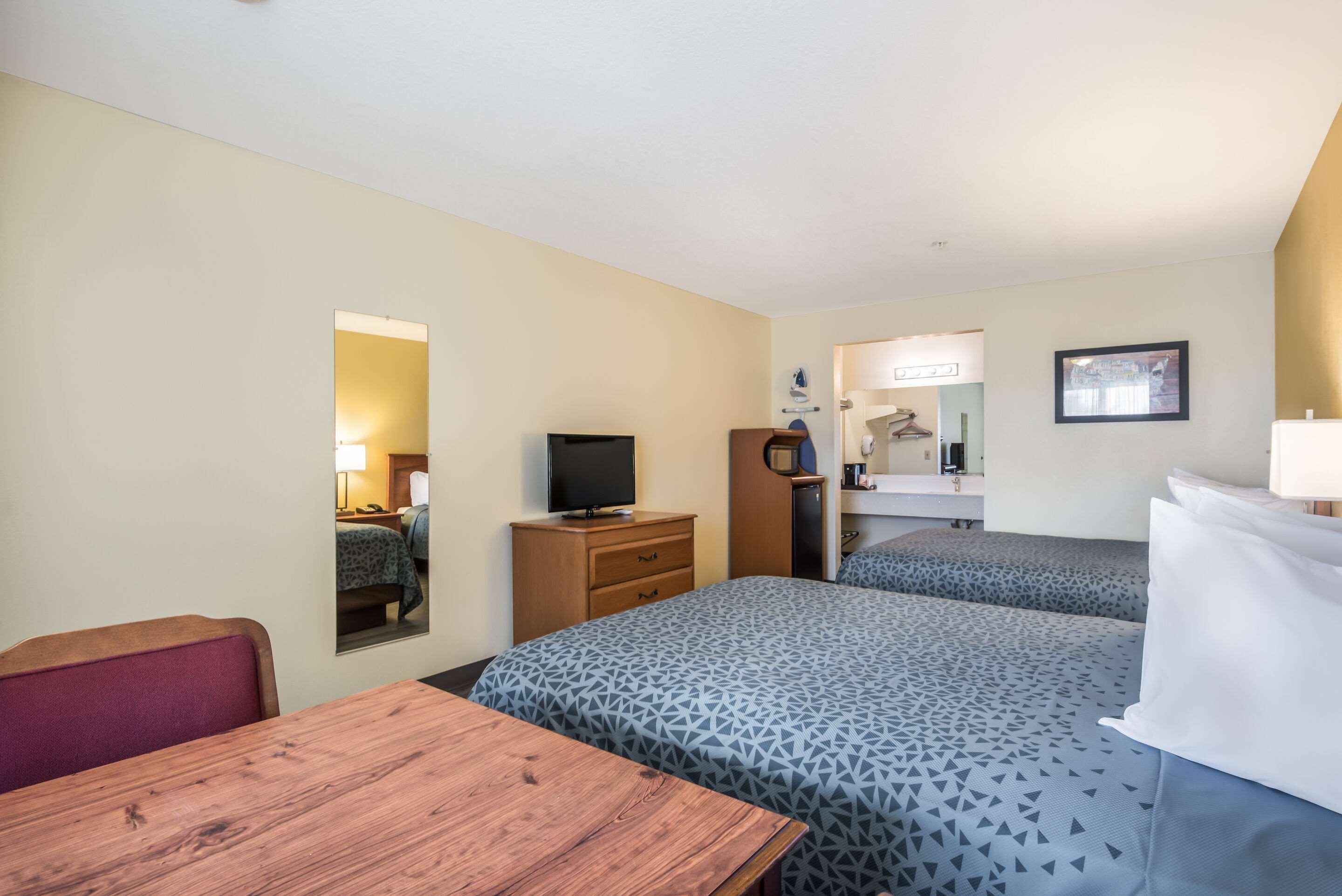 Econo Lodge Inn & Suites Lodi - Wine Country Area Exteriör bild