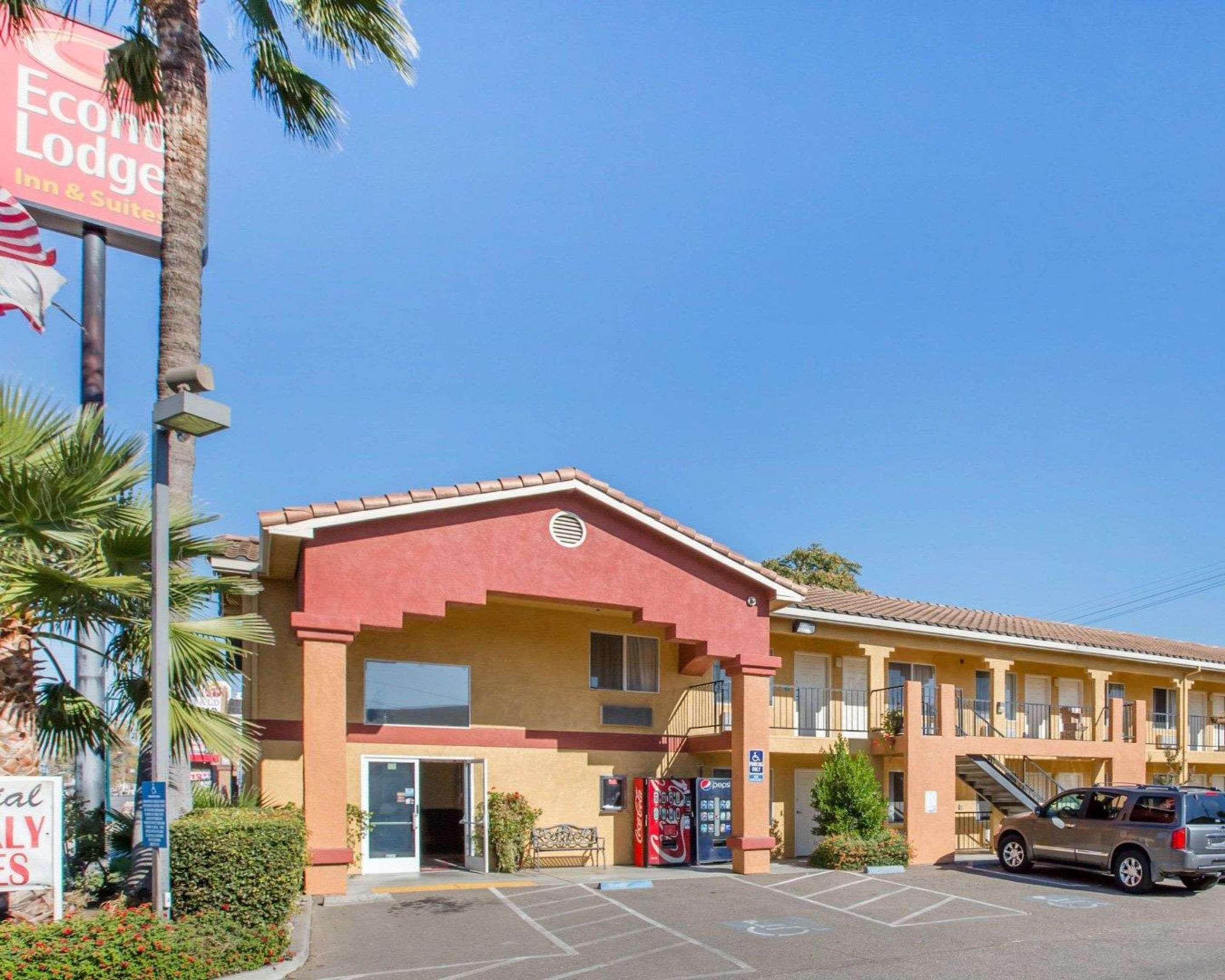 Econo Lodge Inn & Suites Lodi - Wine Country Area Exteriör bild