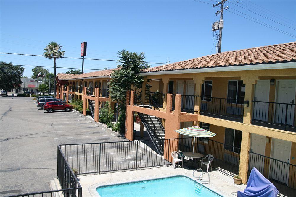 Econo Lodge Inn & Suites Lodi - Wine Country Area Exteriör bild