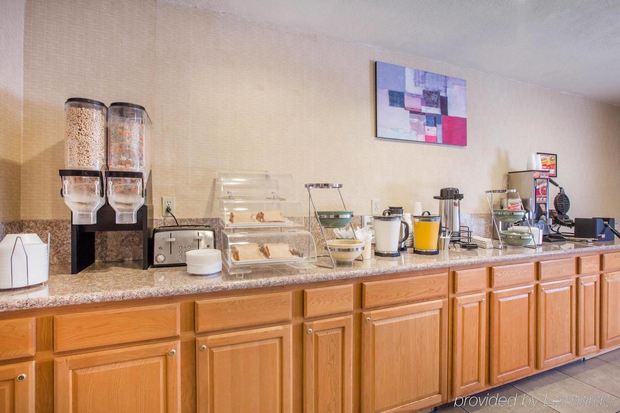 Econo Lodge Inn & Suites Lodi - Wine Country Area Exteriör bild