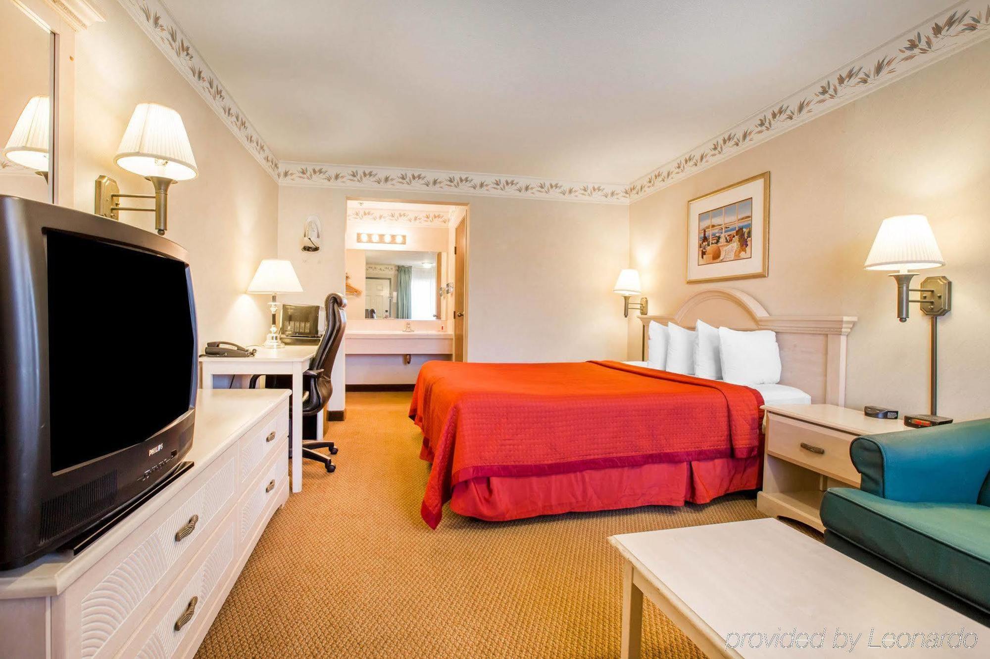 Econo Lodge Inn & Suites Lodi - Wine Country Area Exteriör bild