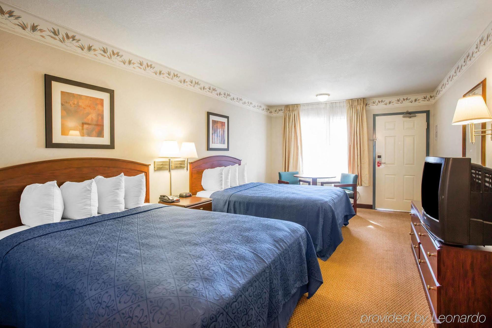 Econo Lodge Inn & Suites Lodi - Wine Country Area Exteriör bild