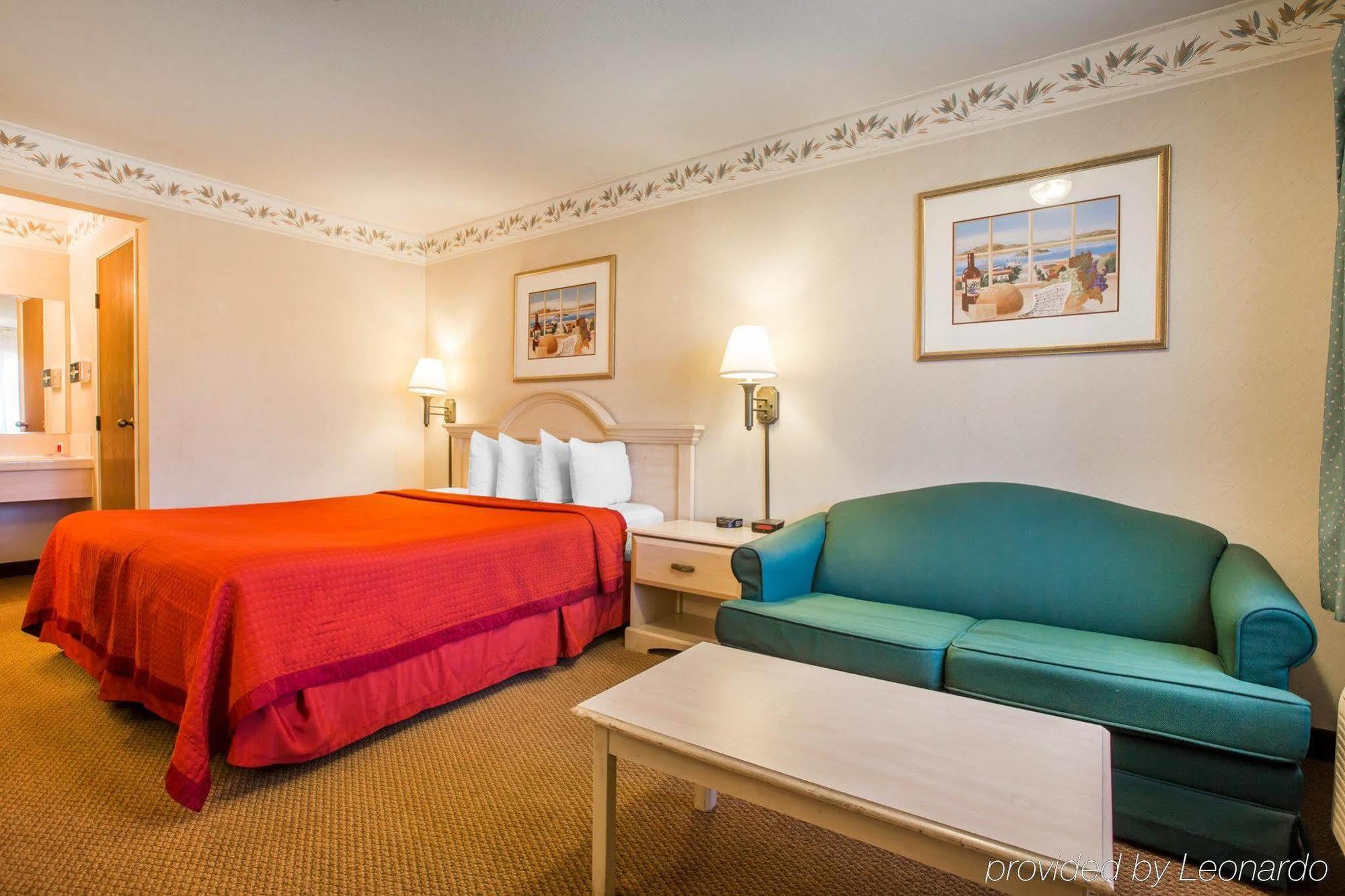Econo Lodge Inn & Suites Lodi - Wine Country Area Exteriör bild