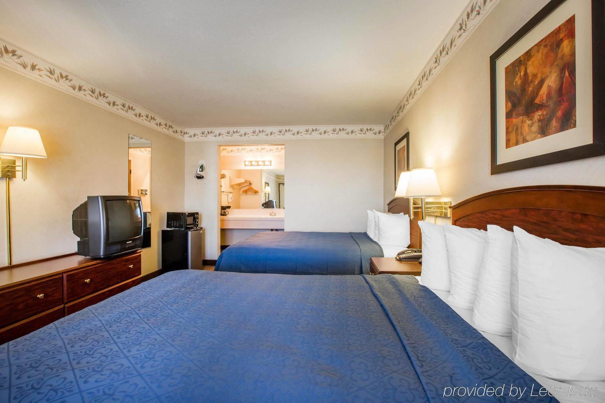 Econo Lodge Inn & Suites Lodi - Wine Country Area Exteriör bild