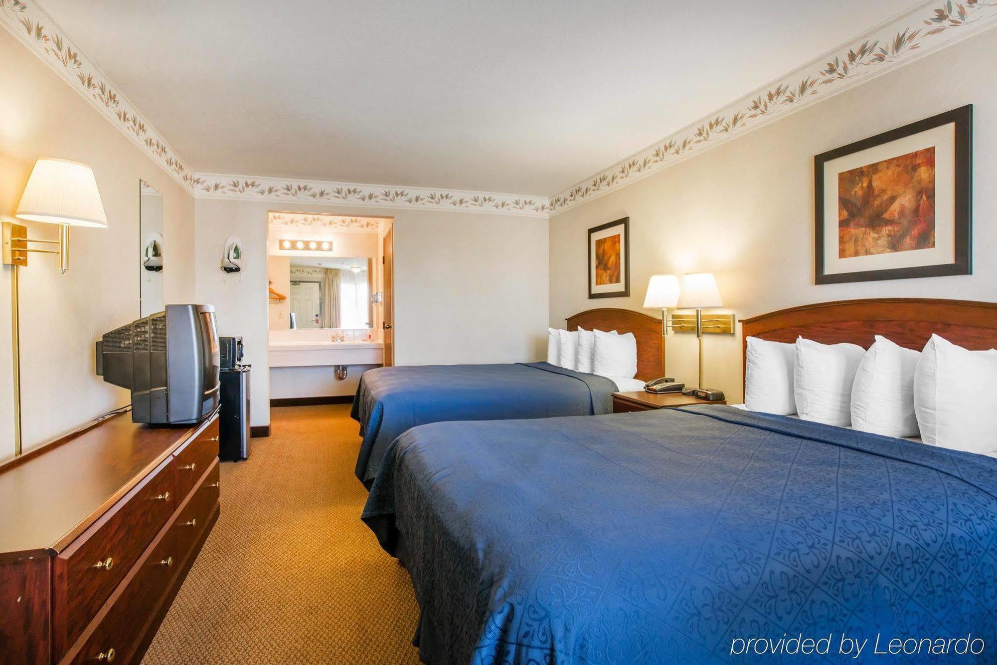 Econo Lodge Inn & Suites Lodi - Wine Country Area Exteriör bild