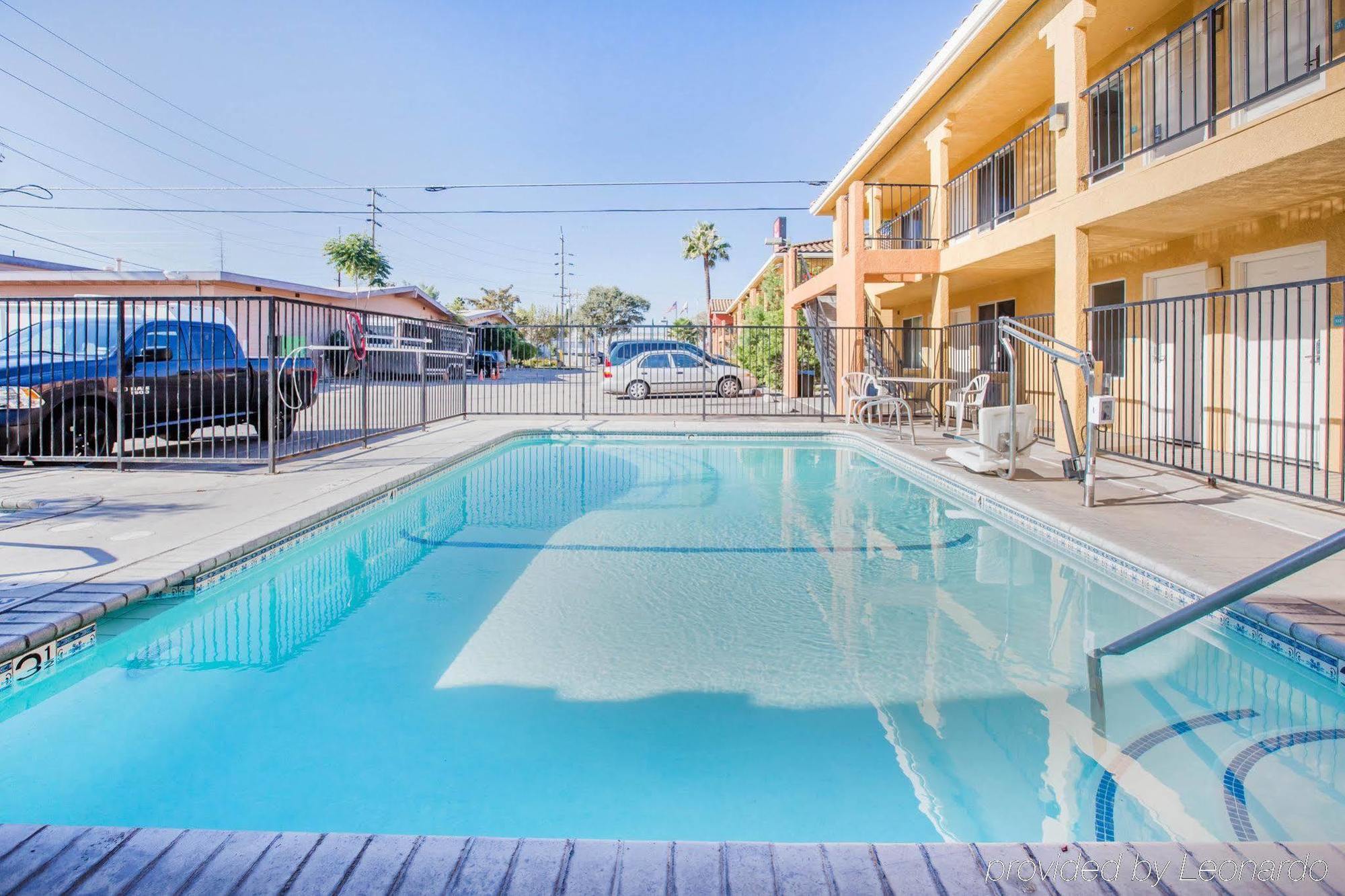 Econo Lodge Inn & Suites Lodi - Wine Country Area Exteriör bild