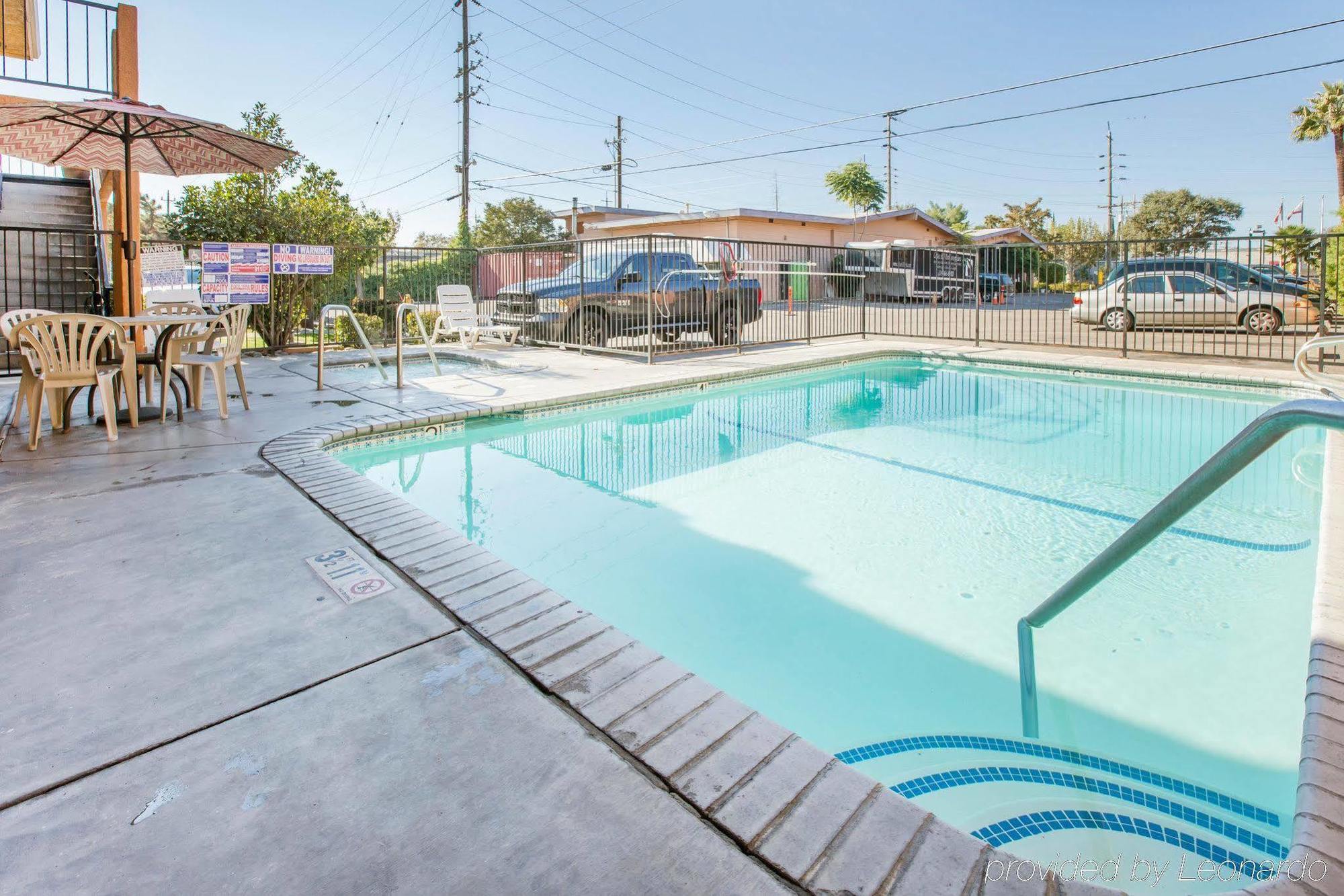 Econo Lodge Inn & Suites Lodi - Wine Country Area Exteriör bild
