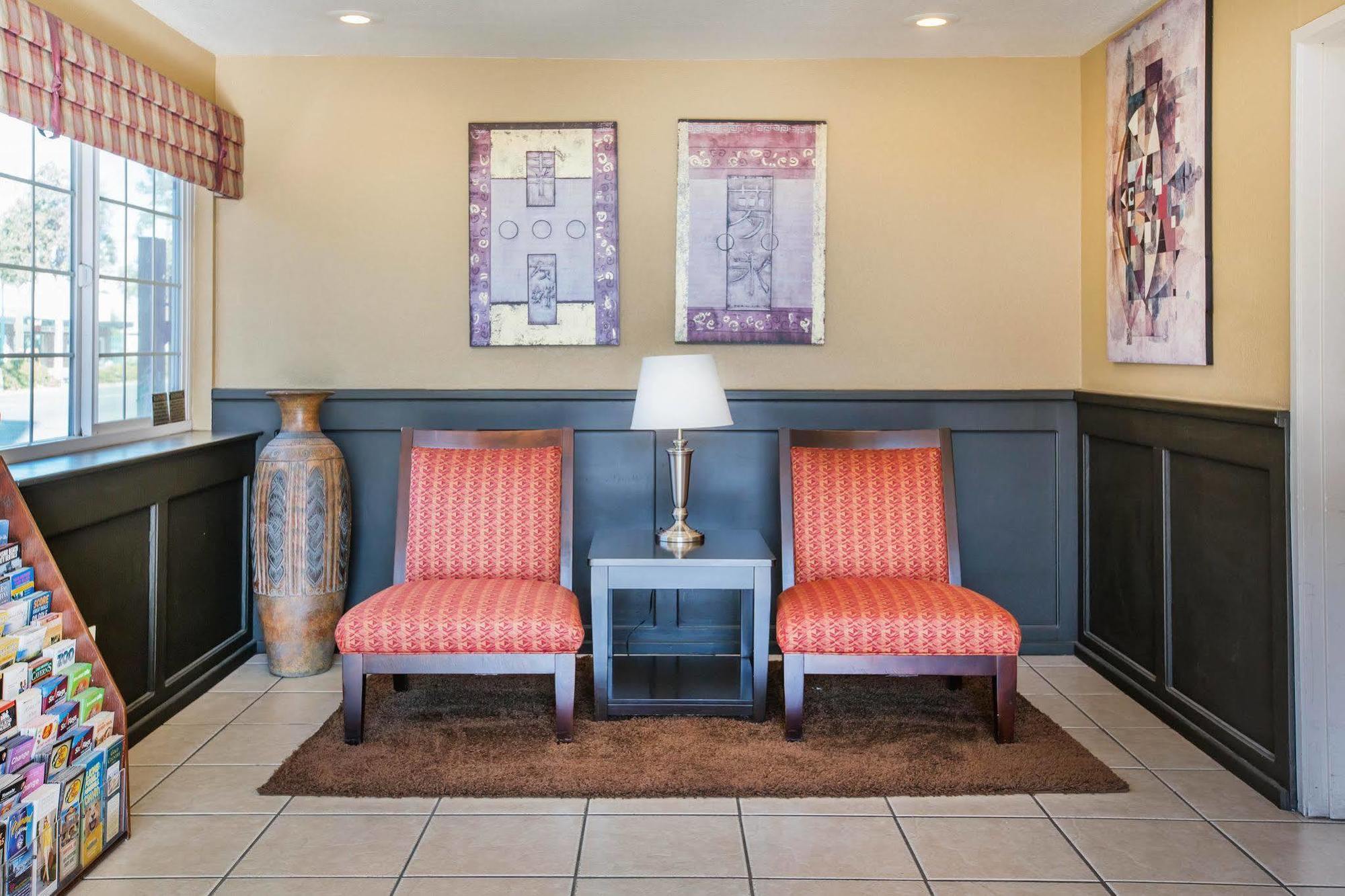 Econo Lodge Inn & Suites Lodi - Wine Country Area Exteriör bild