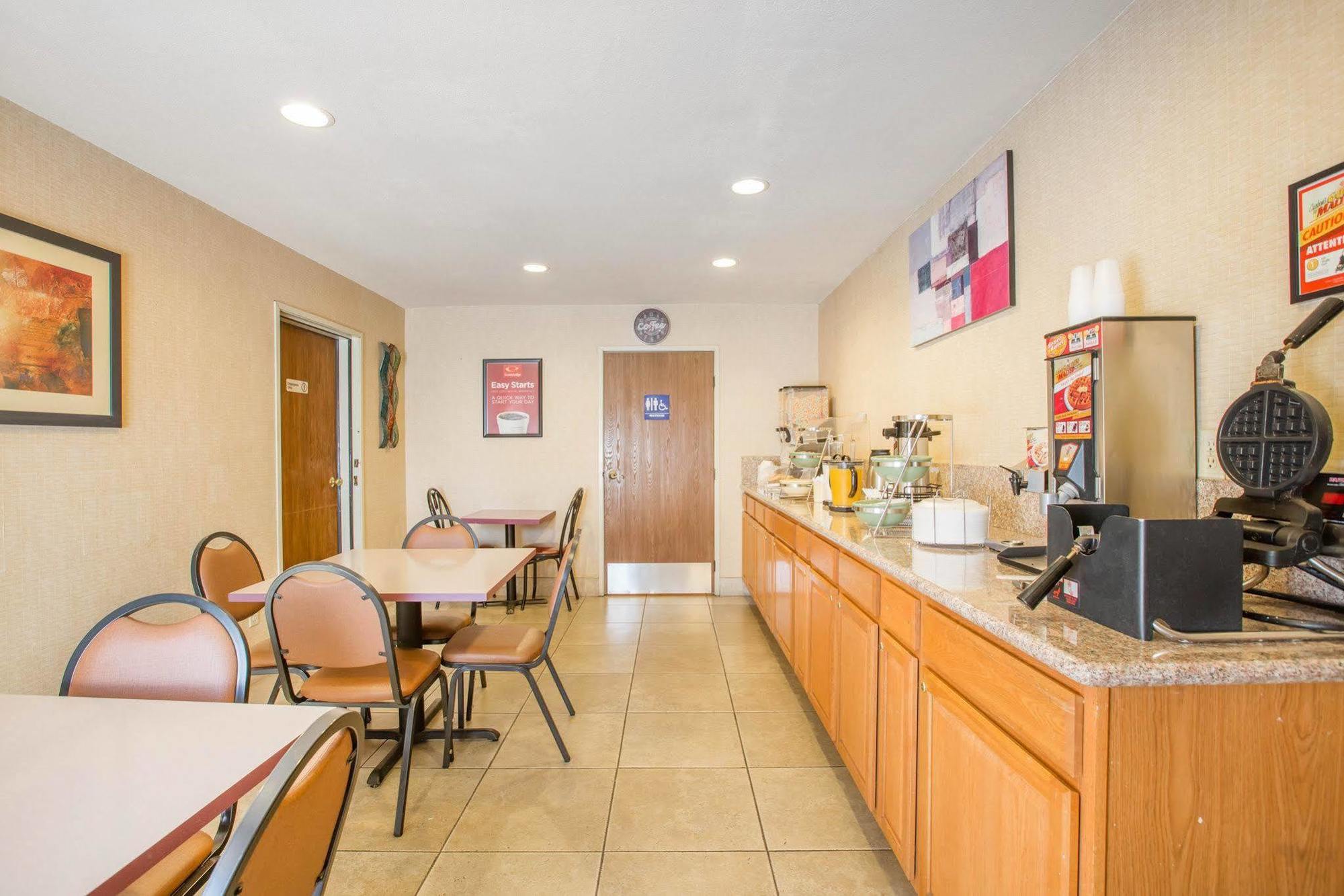 Econo Lodge Inn & Suites Lodi - Wine Country Area Exteriör bild